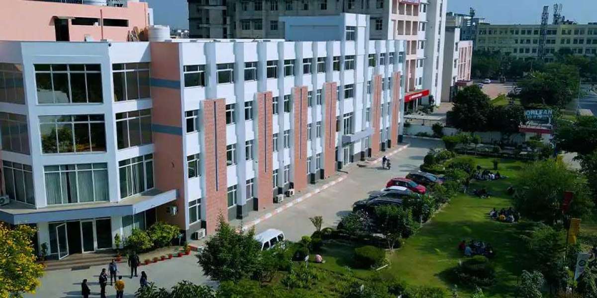 Top Pharmacy Schools in Greater Noida: A Comprehensive Ranking