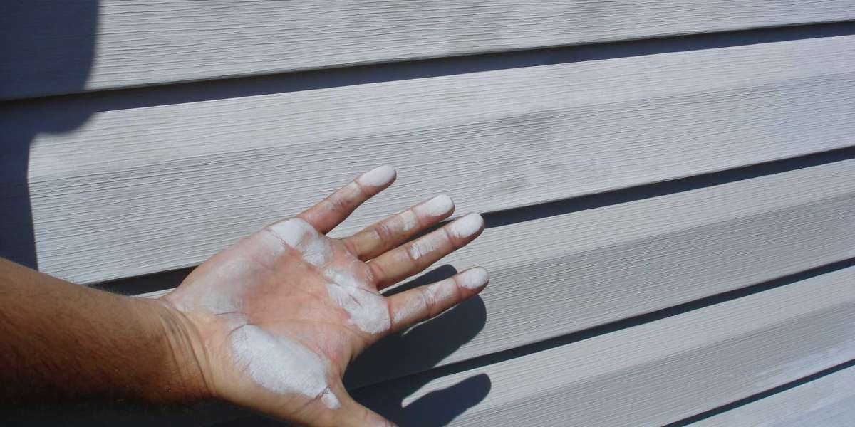 Understanding the Effects of Oxidation on Vinyl Siding and How to Combat It with Effective Cleaners