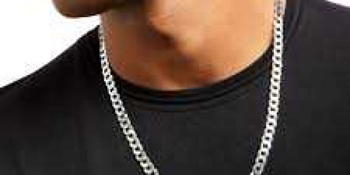 Cuban Link Chain: A Bold Symbol of Style and Luxury