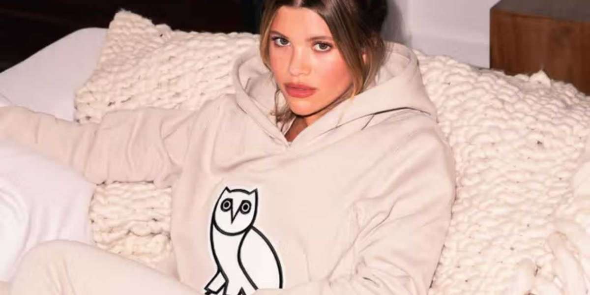 Why Is the OVO Hoodie So Popular Among Fashion Enthusiasts