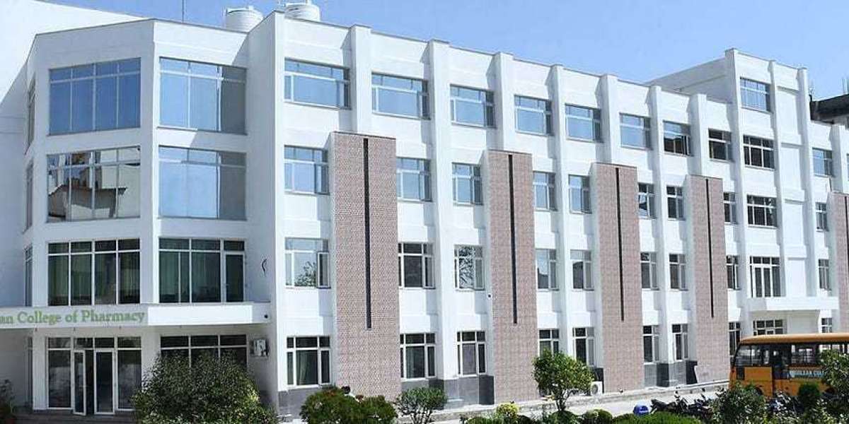 Best Pharmacy Colleges in Greater Noida: A Comprehensive List