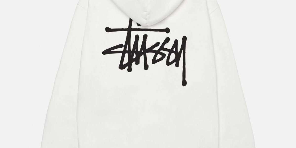 How Can You Style the Stussy Store Officials x SP5der Hoodie for Maximum Impact?