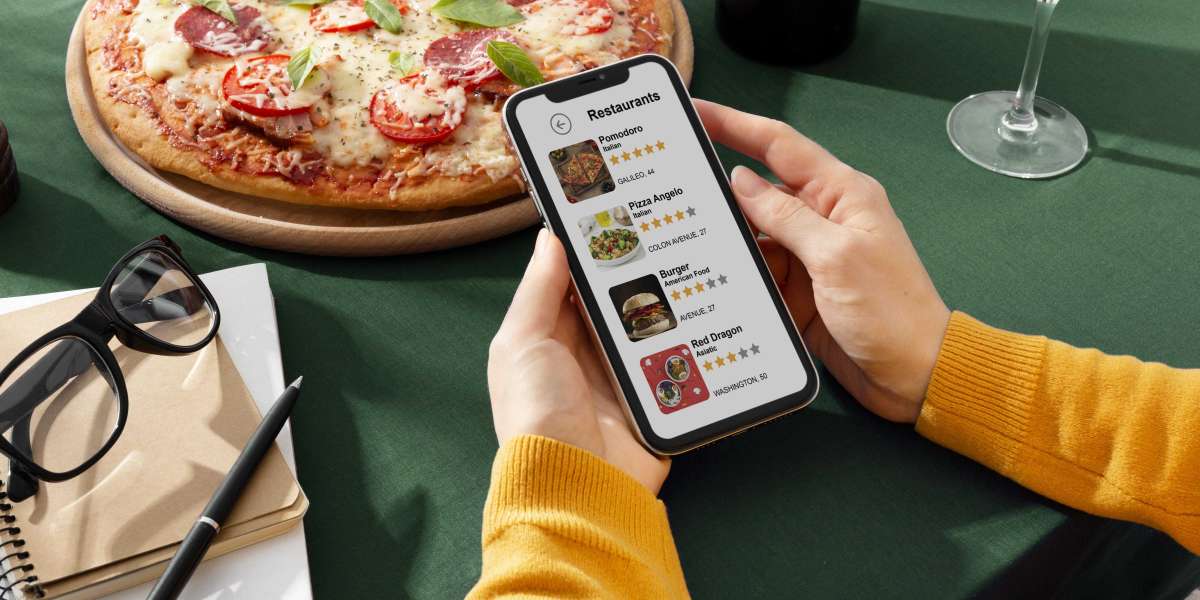 How Does Food Delivery Software Enhance Customer Experience?