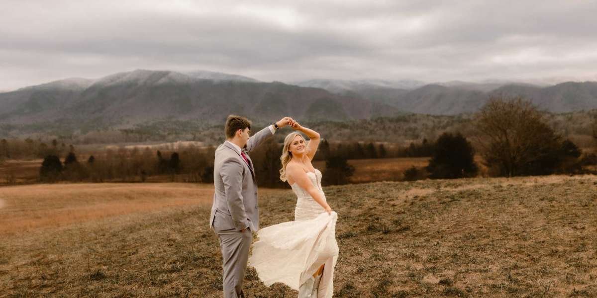 Elope to Gatlinburg: Enjoy Scenic Vows in the Smoky Mountains