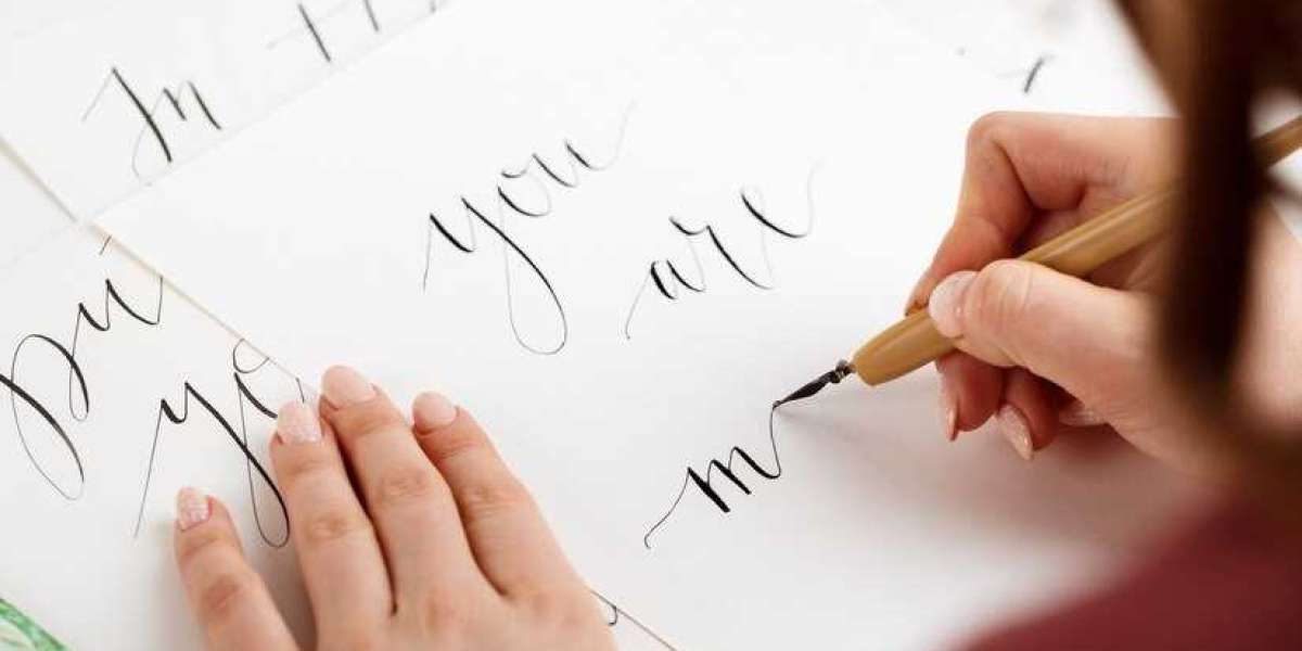 est Graphology Course to Master Handwriting Analysis