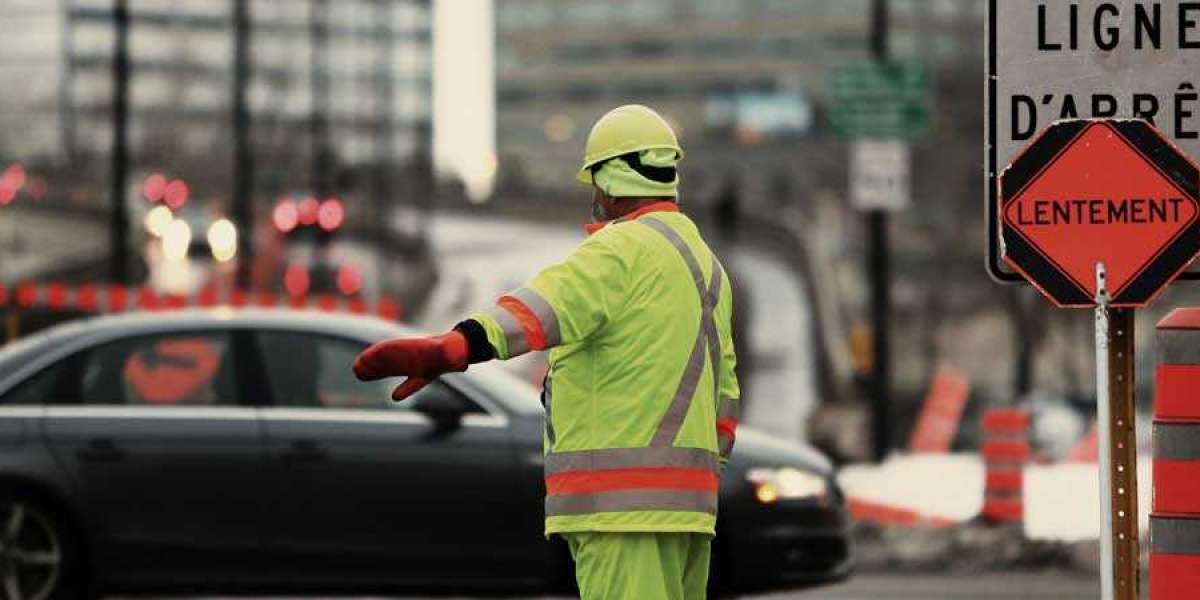 10 important skills you will gain after completing Traffic Marshal Course with SafetyMark Training