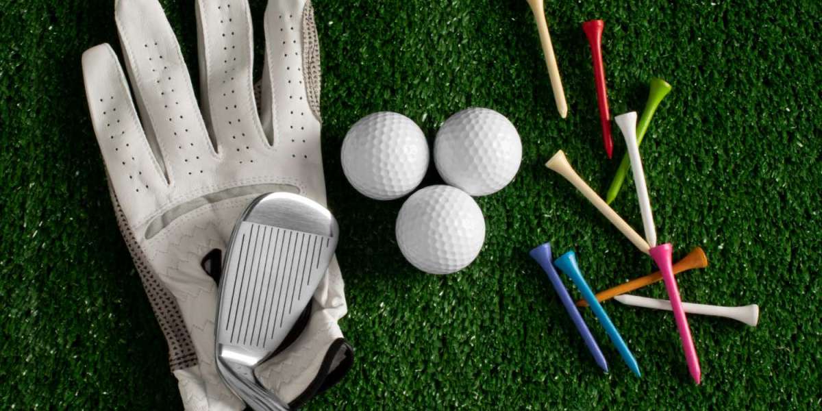 Essential Golf Gear Every New Player Should Buy from a Golf Store