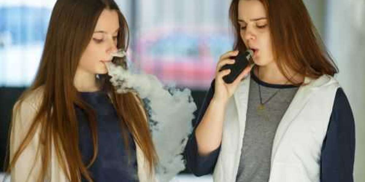 Vaping Etiquette: Things To Consider When Vaping In Public