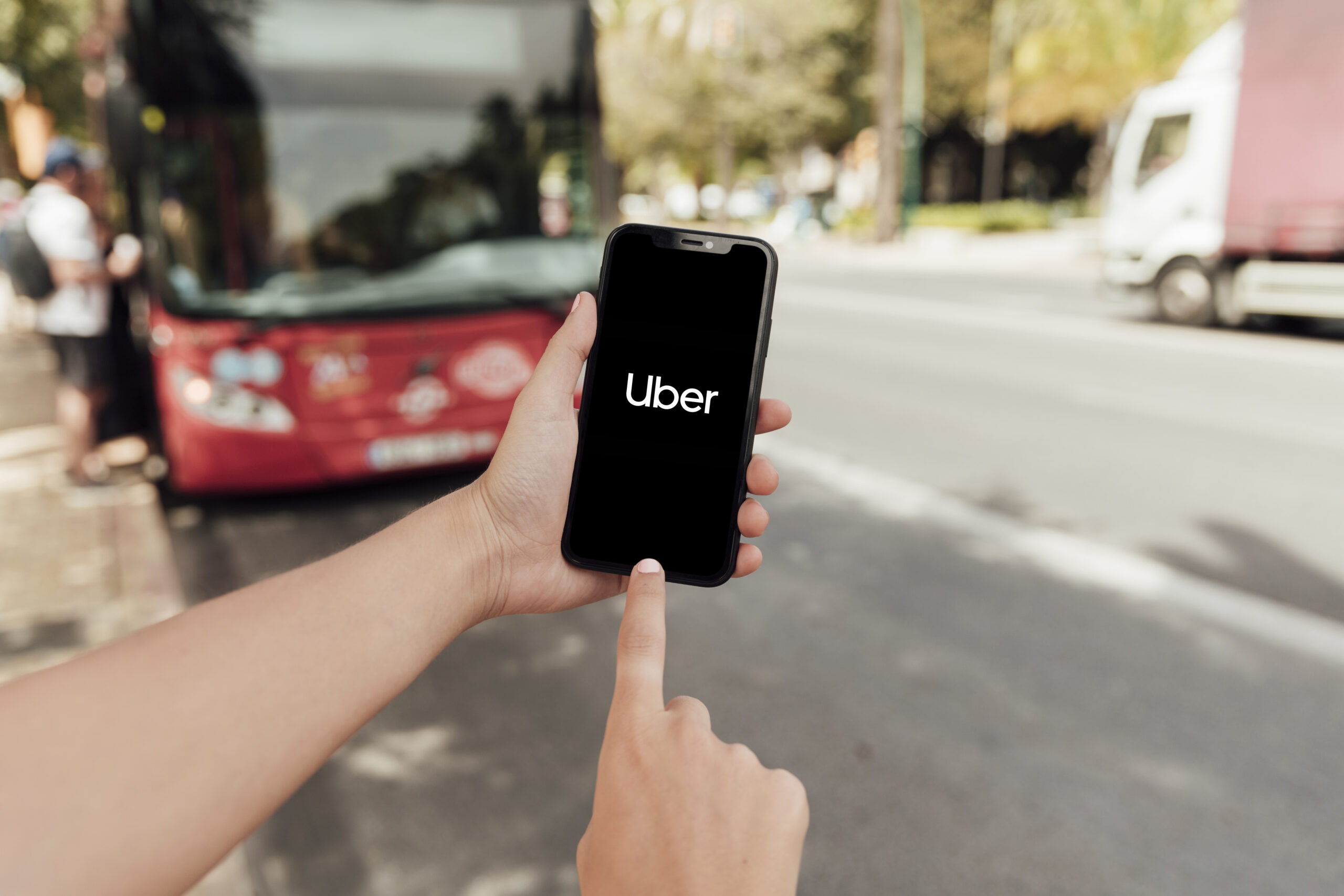 Uber-Like App Development: Challenges and Solutions for Entrepreneurs - Guest Post Submission