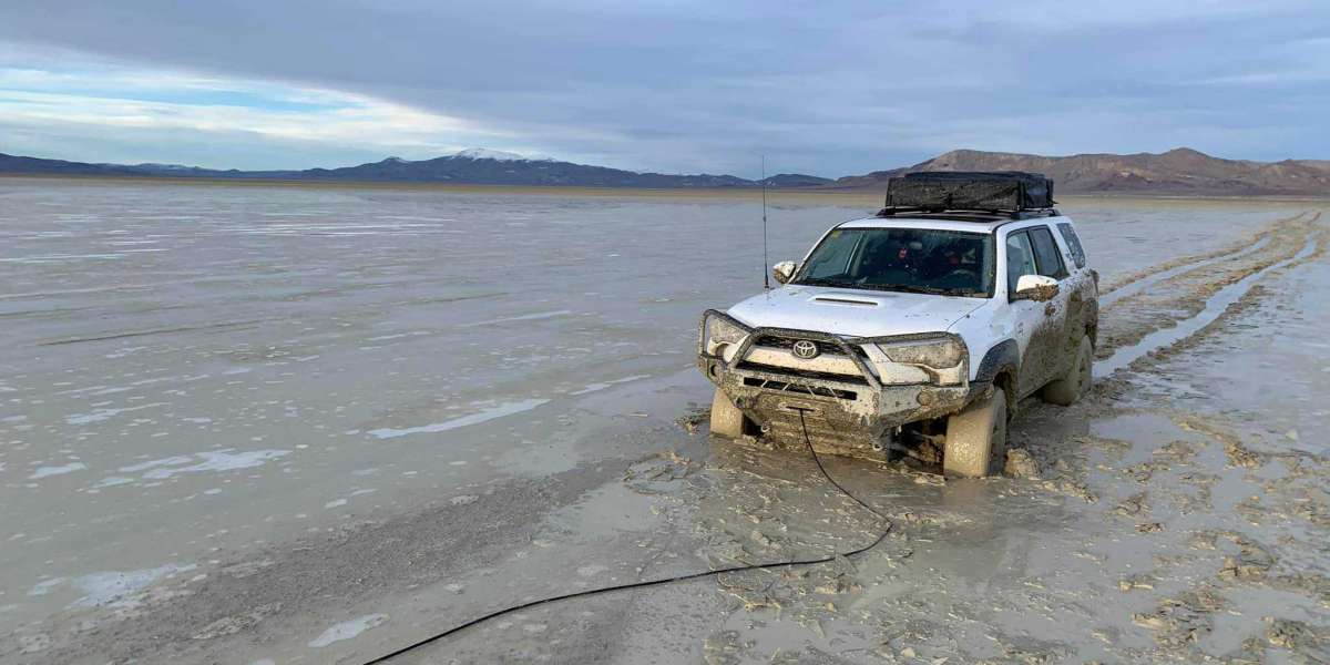 How Does Car Recovery in Abu Dhabi Support Safety in the Desert?