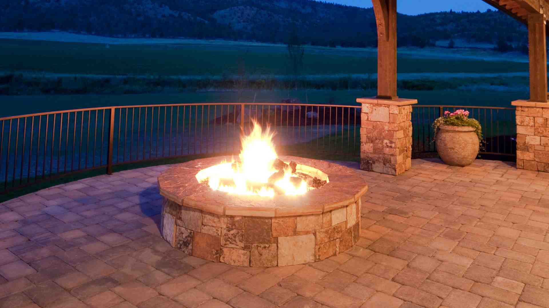 The Top Luxury Propane Fire Pits for Your Backyard