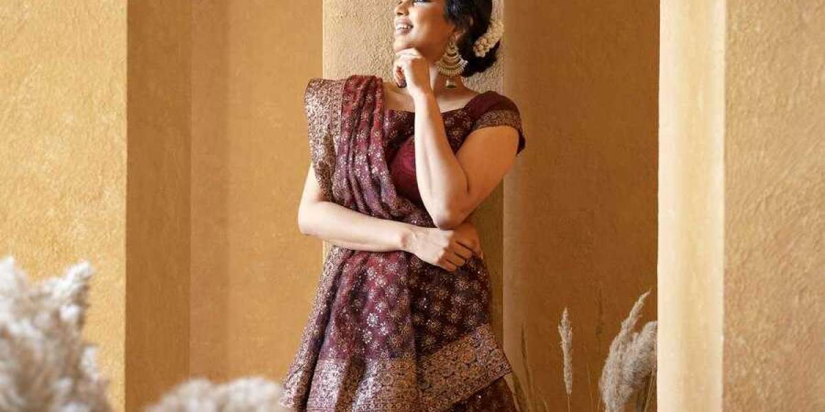 Buying Designer Sarees in Jaipur for Festivals: The Best Styles in 2025