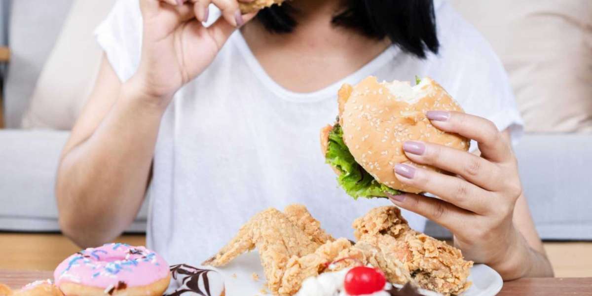 Mindful Eating: The Key to Managing Emotional Cravings!