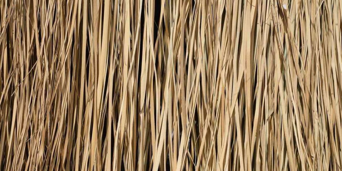 How to Use Pine Straw Effectively in Landscaping