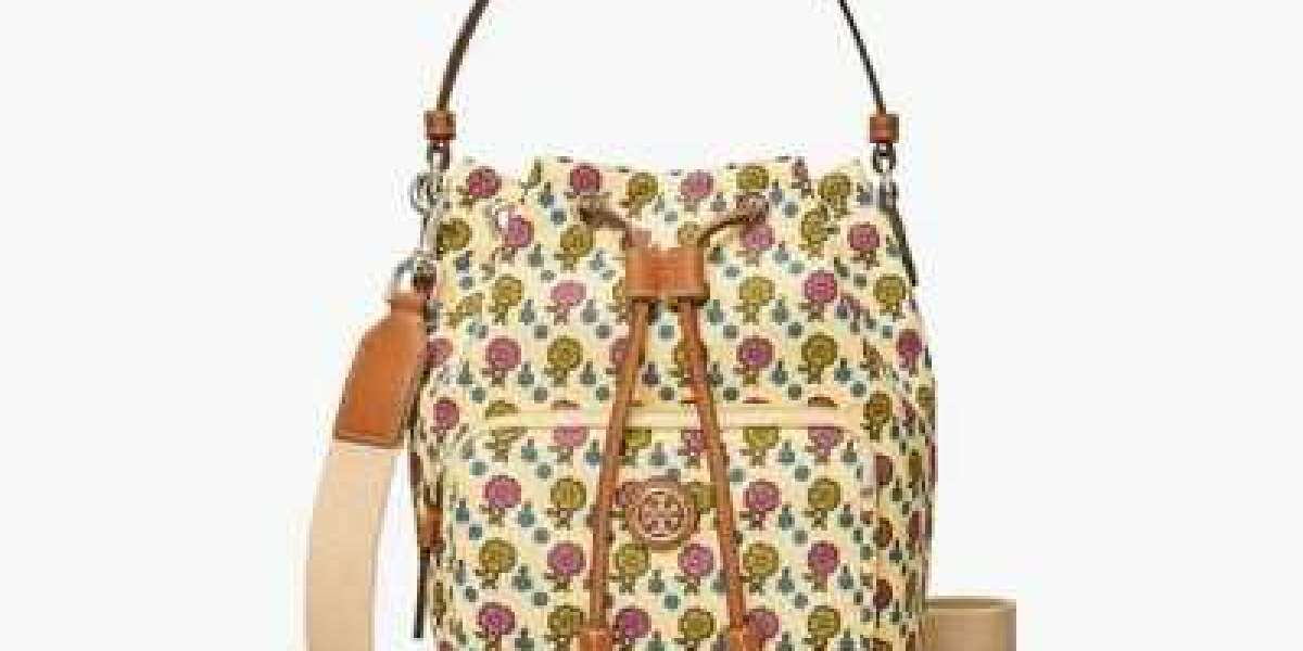 Tory Burch 水桶包：時尚與實用兼具的都會新寵