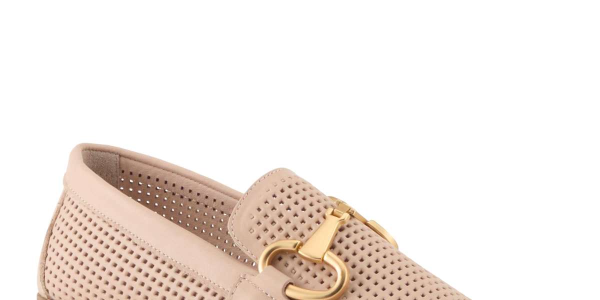 Why Slip On Sandals Are Perfect for Women This Season?