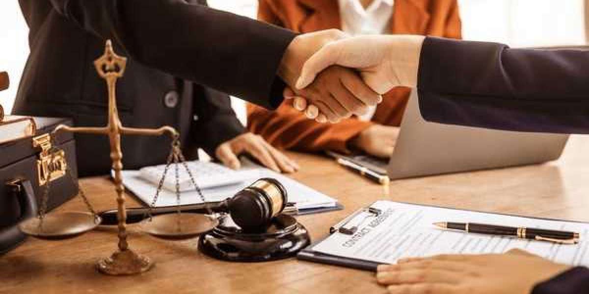 Looking for the Best Divorce, Civil, or Corporate Lawyer in Delhi?