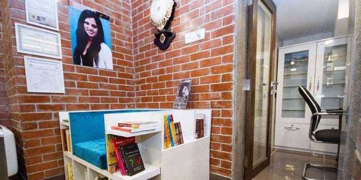 From Dull to Dazzling: Glow with Delhi’s Best Lady Skin Expert