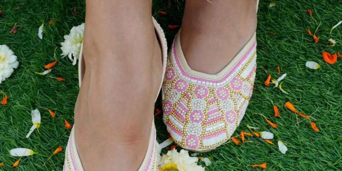Sliders for Women: The New Everyday Essential