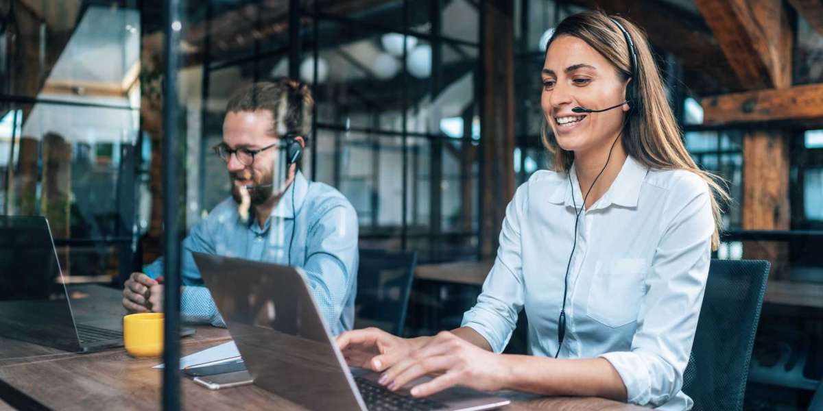 6 Ways to Reach Quickbooks Customer Service by Phone, Chat, and Email: USA Methods Explained