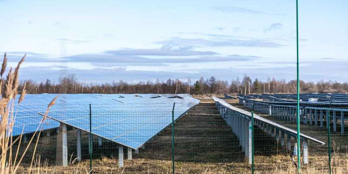 Harnessing the Power of the Sun with the Sunchaser8 Solar Tracker