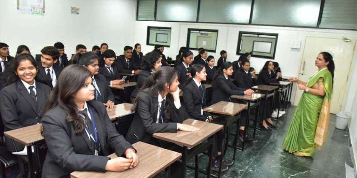 Why Choose Suryadatta Law College for Your LLB in Pune
