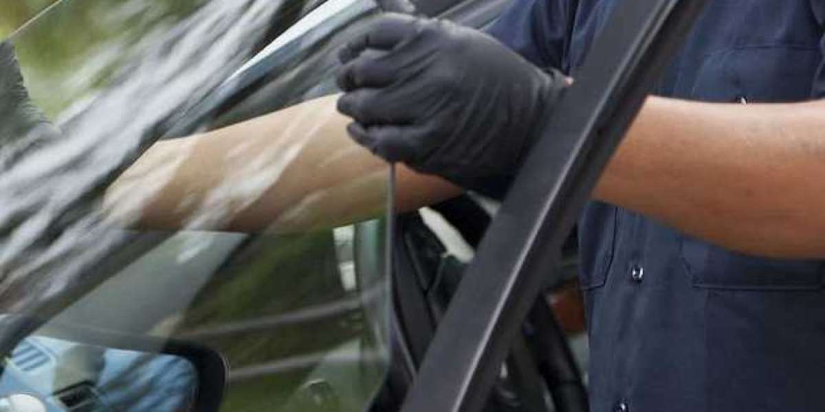 Windshields & Vehicle Glass Replacement for Fleets and Heavy-Duty Trucks