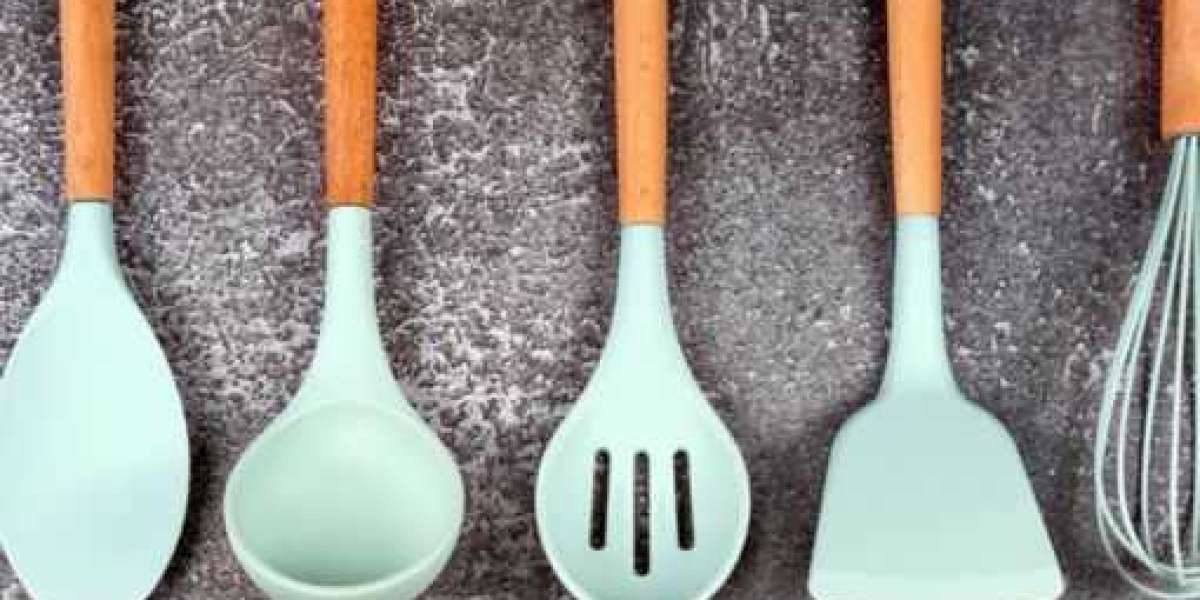 Spatula vs Turner: Which Is Safer for Nonstick Pans?