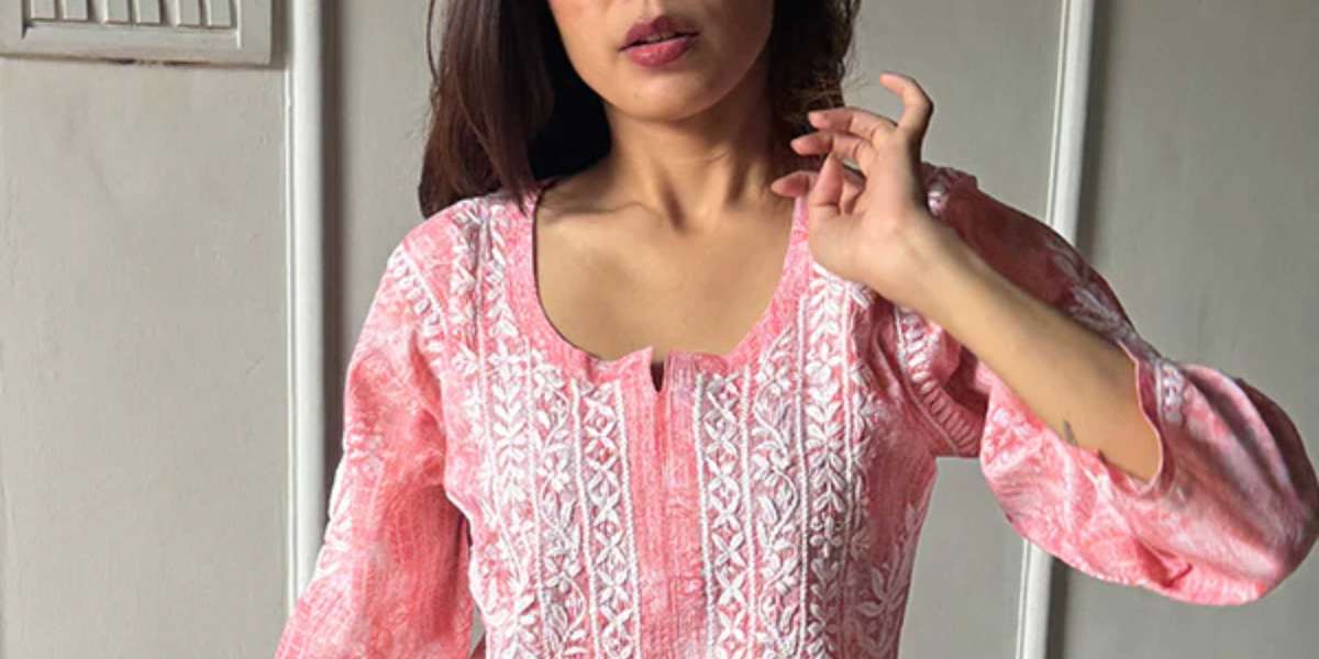 Elegant Chikan Kurti with Traditional Chikankari – NazranaChikan