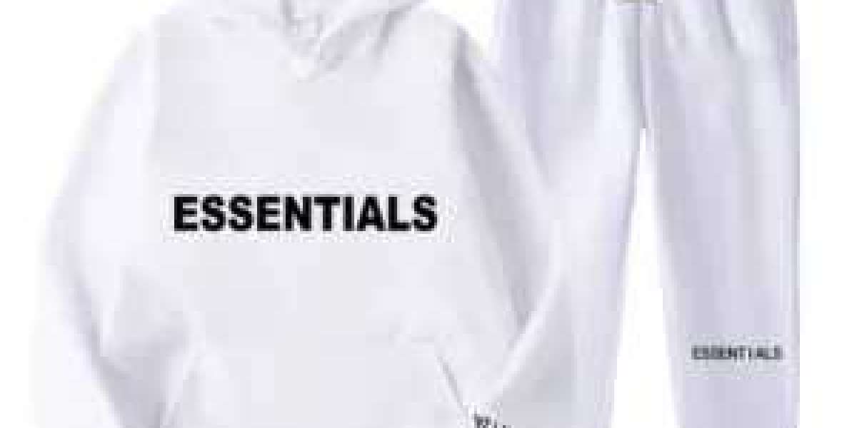 The Rise of the Essentials Hoodie: A Staple in Modern Streetwear
