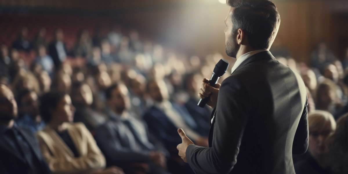 Top 10 Famous Motivational Speakers Who Inspire