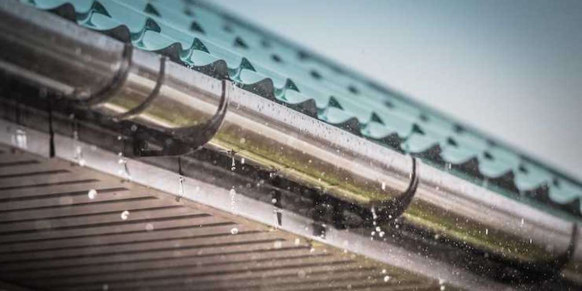 Top 10 Benefits Of Hiring Professionals For Rain Gutter Installation Near Me