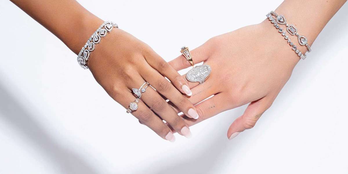 The Timeless Appeal of Lab Grown Diamond Jewelry and the Perfect Solitaire Engagement Ring