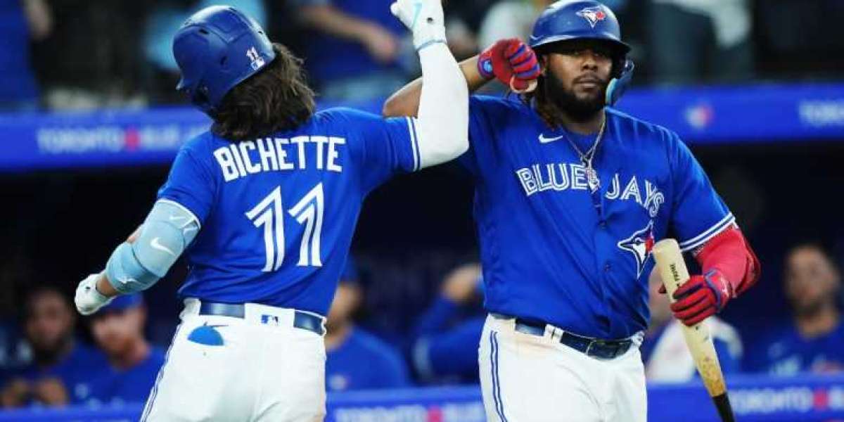 Vladimir Guerrero Jr. Triple Crown keep track of 2021
