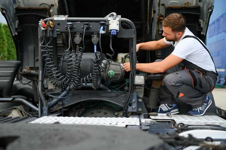 Semi-Truck-And-Trailer-Repair-Near-Me