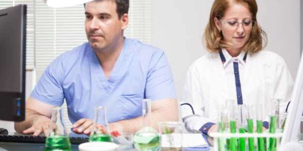 Lab Infrastructure at MC Saxena vs. Top Indian Pharmacy Institutes