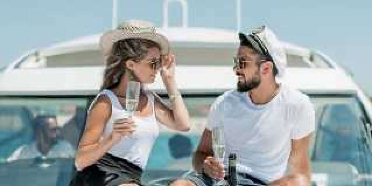 Best Boat Rentals for Scenic Tours & Private Cruises – Reserve Now