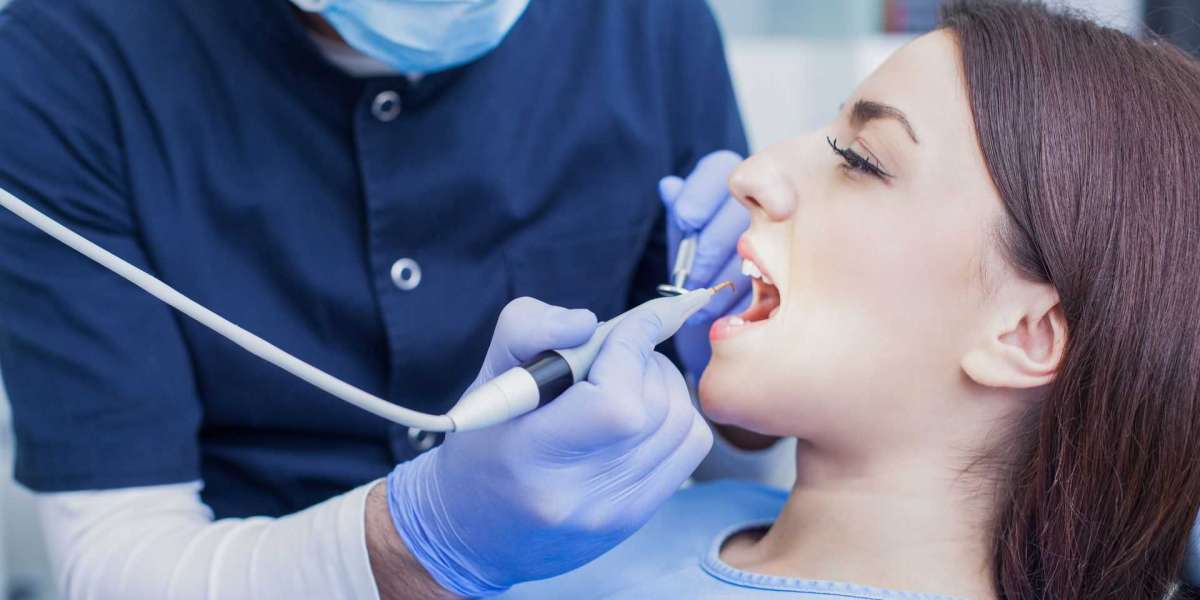 Gardez vos dents propres avec un hygiéniste à Genève
