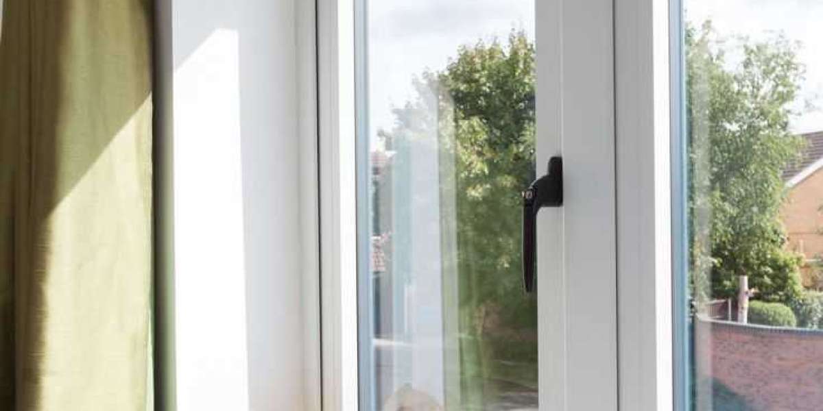 Seasonal Design Tips for Bifold Door Spaces