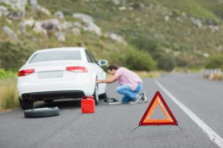 Emergency-Roadside-Assistance-Near-Me