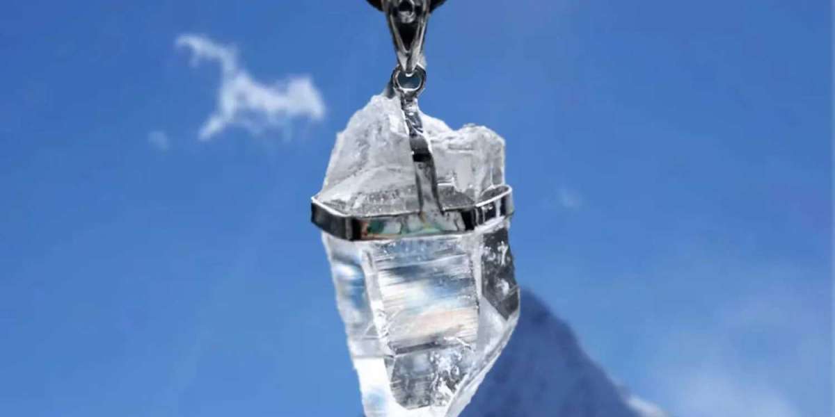 How to Choose the Right Crystal Pendant Necklace for Your Needs