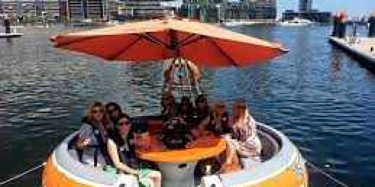 Boat Hire Melbourne: Discover the City Like Never Before