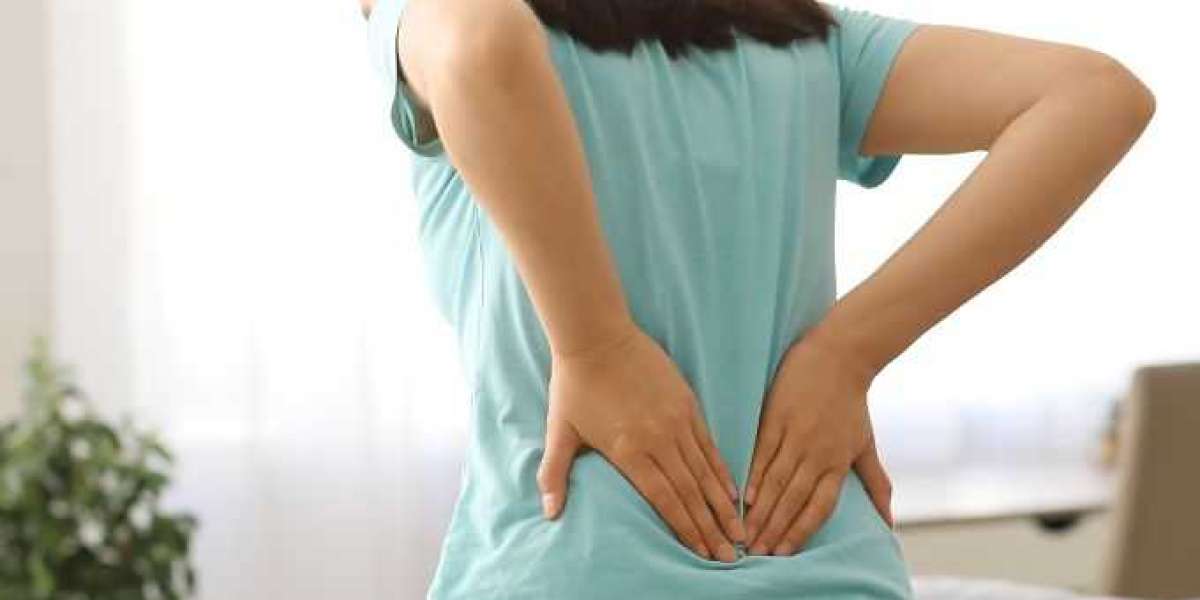 Abhyanga Massage: The Ayurvedic Foundation in Back Pain Management