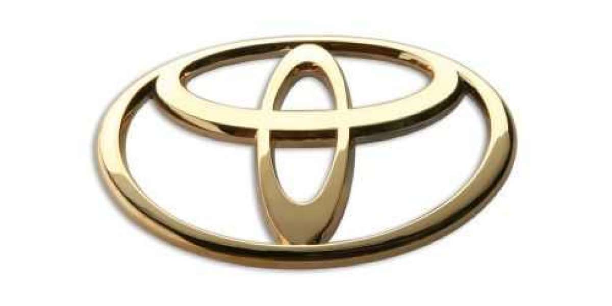 Decoding Dashboard Lights: When to Visit a Toyota Service Center