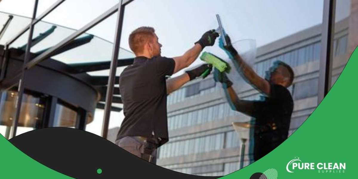 Achieving Streak-Free Windows in New Zealand's Changing Weather Through Glass Cleaner