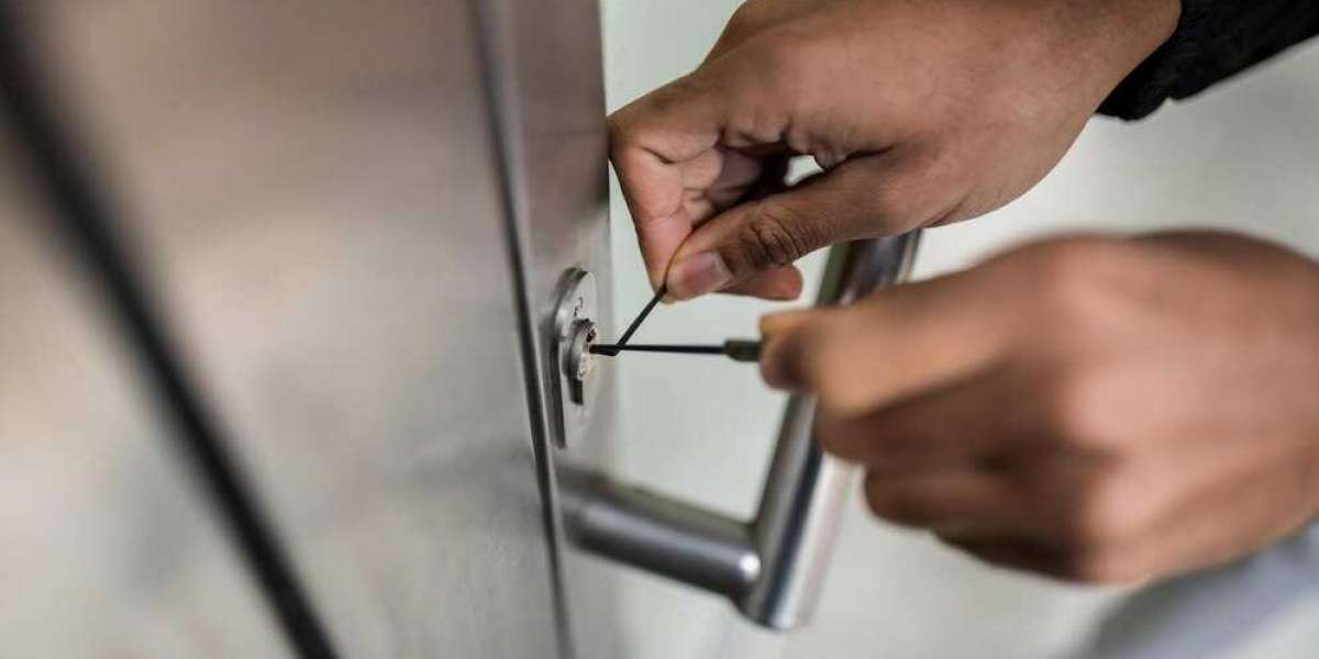 Are Emergency Locksmiths Near Me Trustworthy For Home Security?