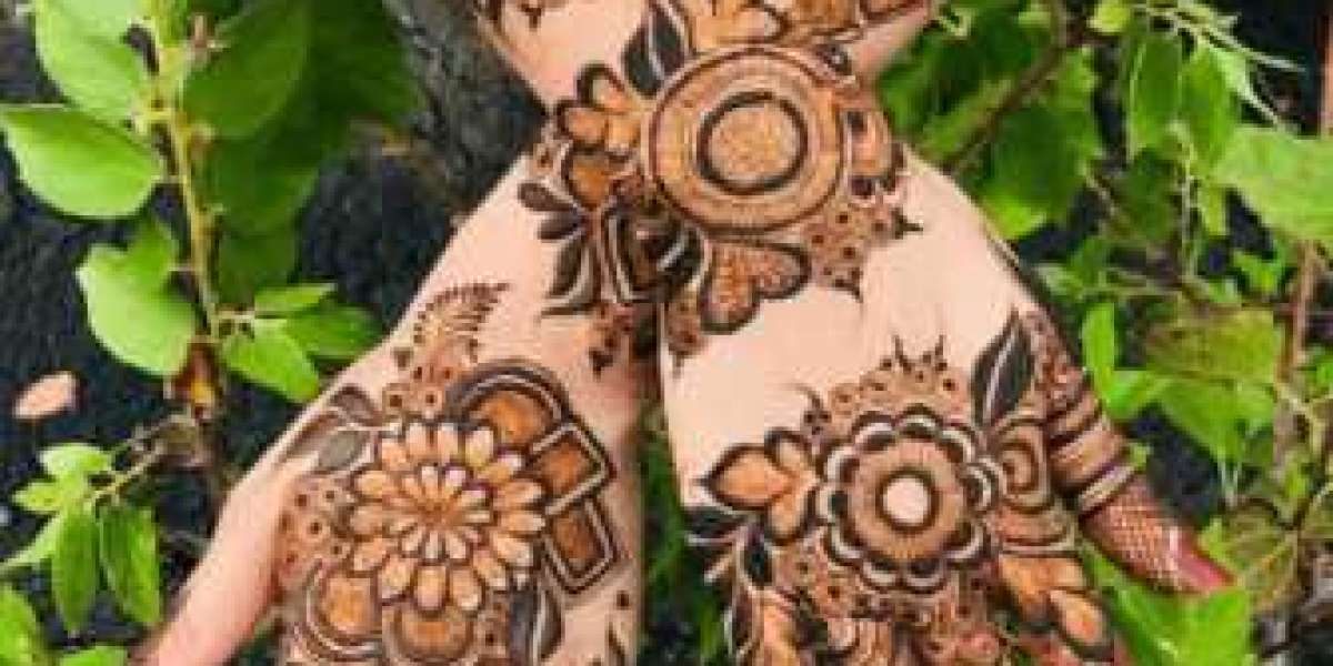 The Enduring Charm of Mehndi Art