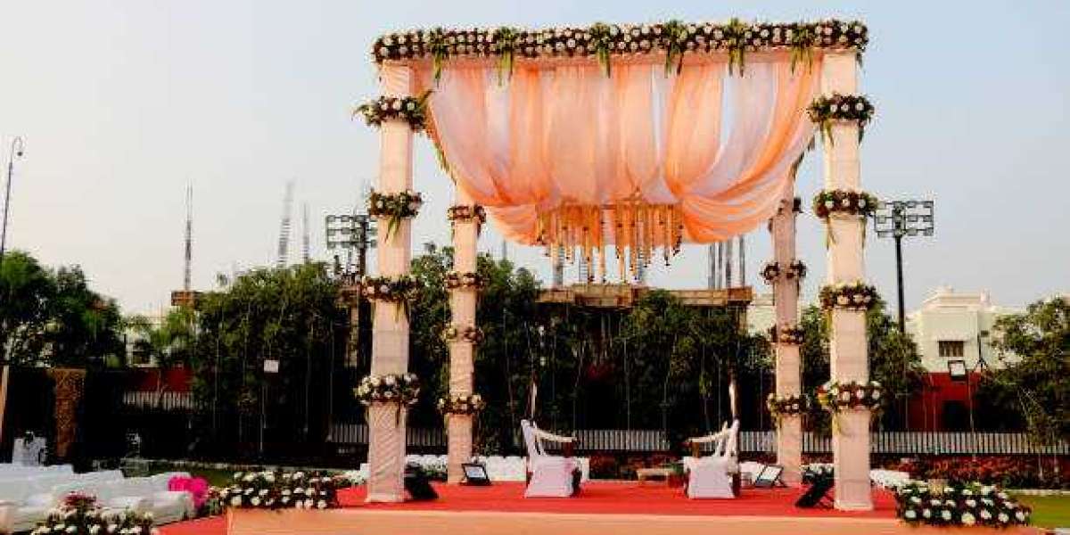 The Beauty of Dark Greenery in Wedding Celebrations