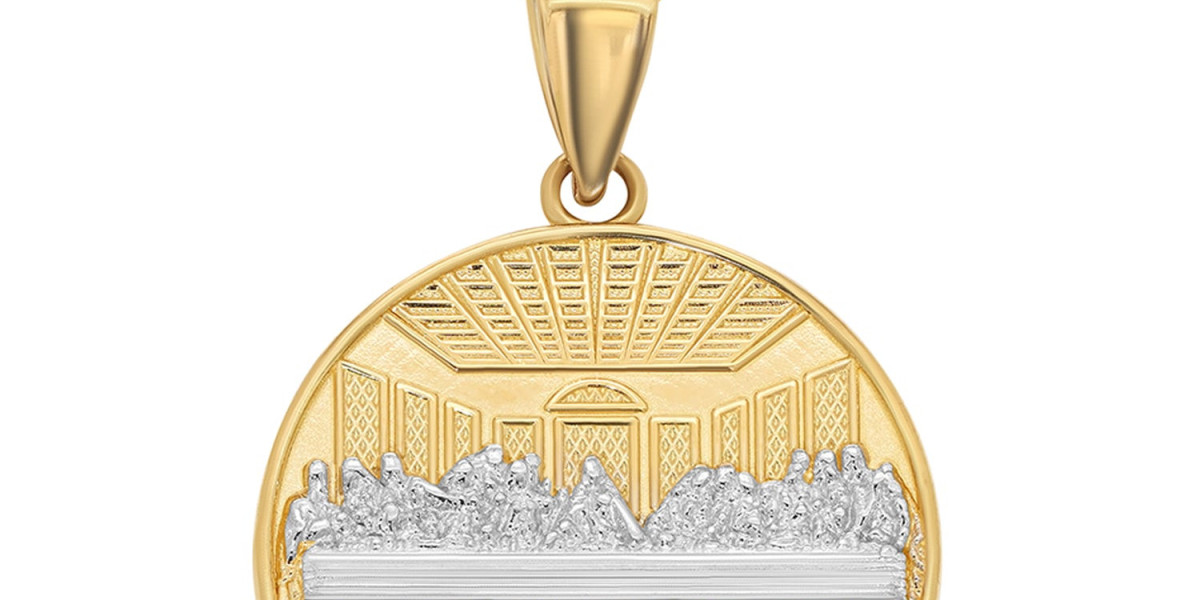 Why a Gold Medallion Necklace Makes a Statement