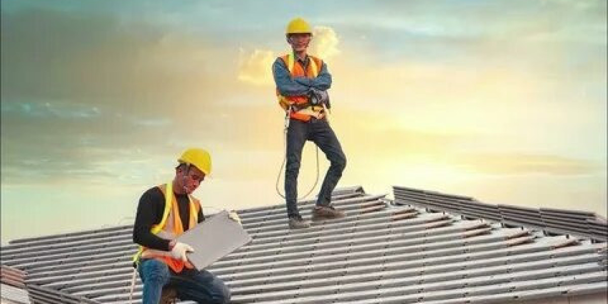Roofing Contractors vs. General Contractors: Who Should You Hire?
